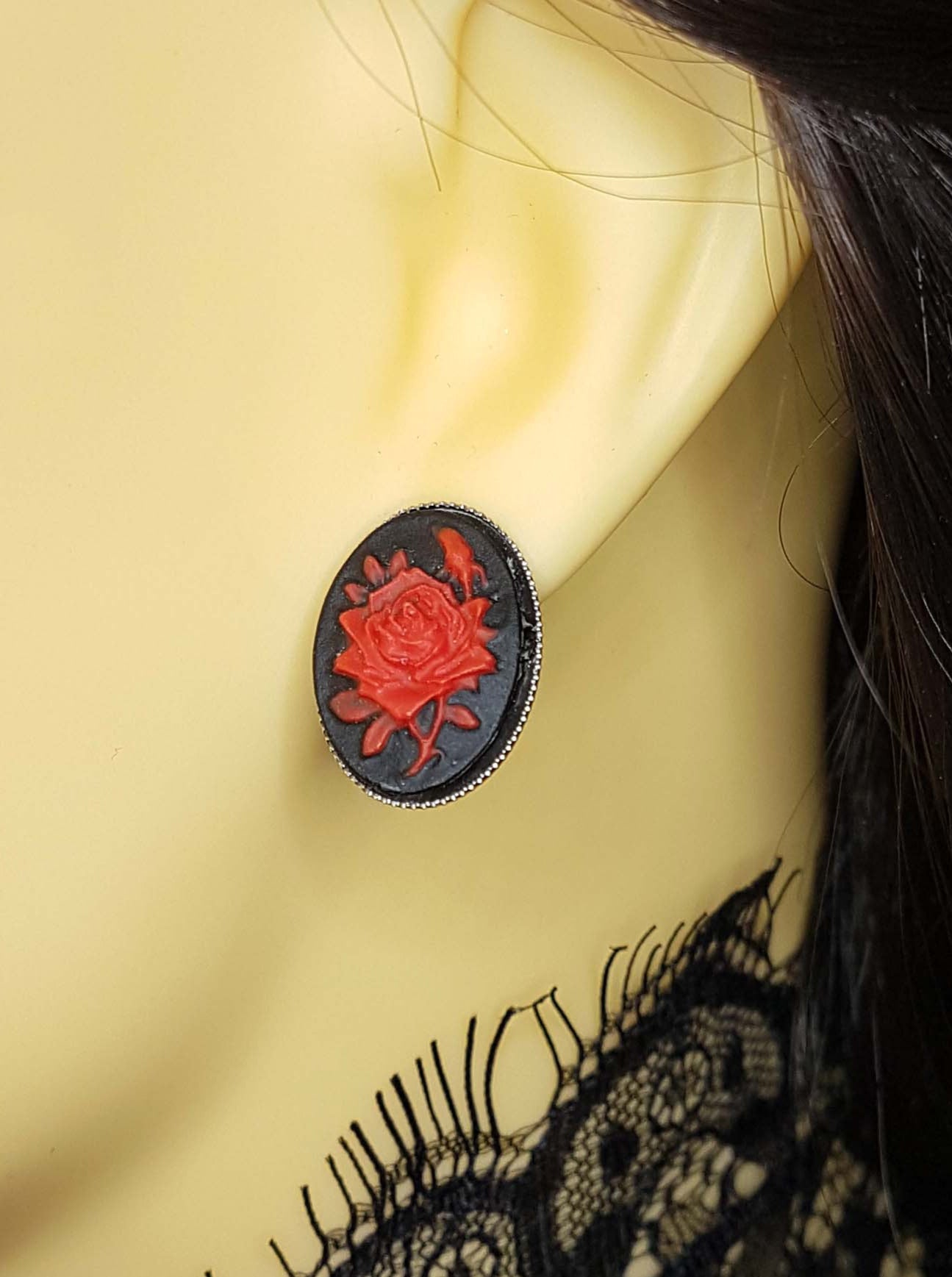 SMALL ROSE CAMEO STUD EARRINGS (RED) | THEBLACKWARDROBE.COM.