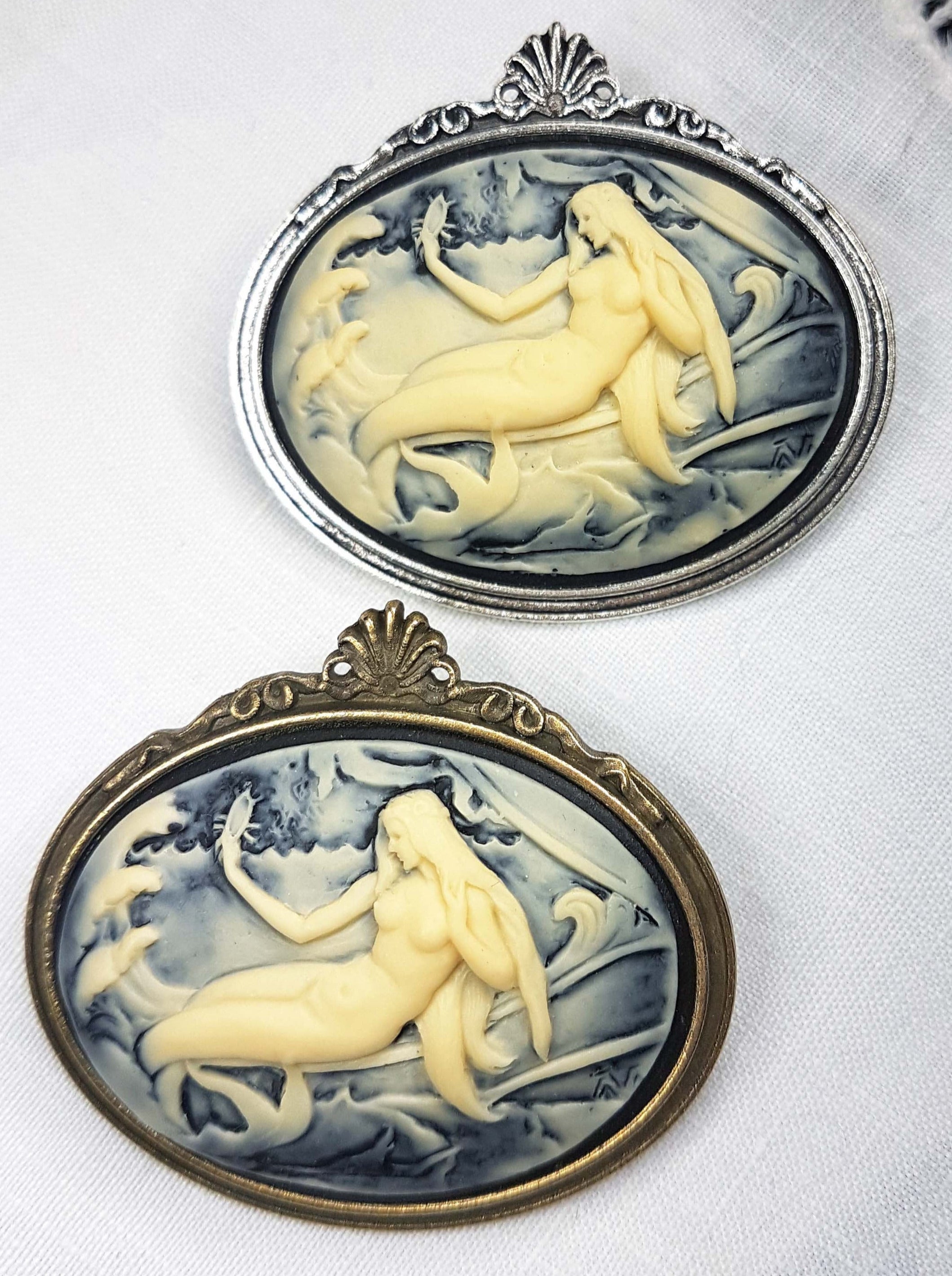 HORIZONTAL MERMAID CAMEO BROOCH | THEBLACKWARDROBE.COM.