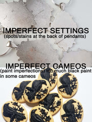 (silver-finish) RAVEN CAMEO KEYRING - imperfect item