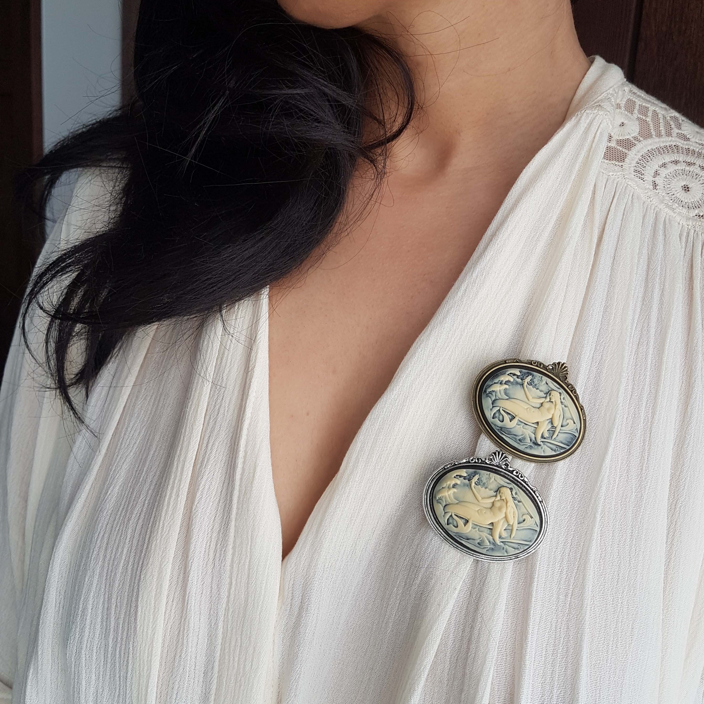 HORIZONTAL MERMAID CAMEO BROOCH | THEBLACKWARDROBE.COM.