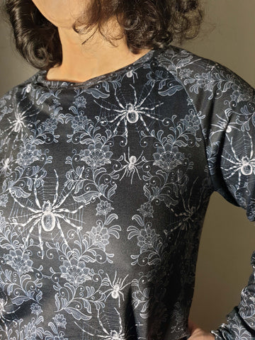 THIN SWEATSHIRT (Spiderweb Lace print)