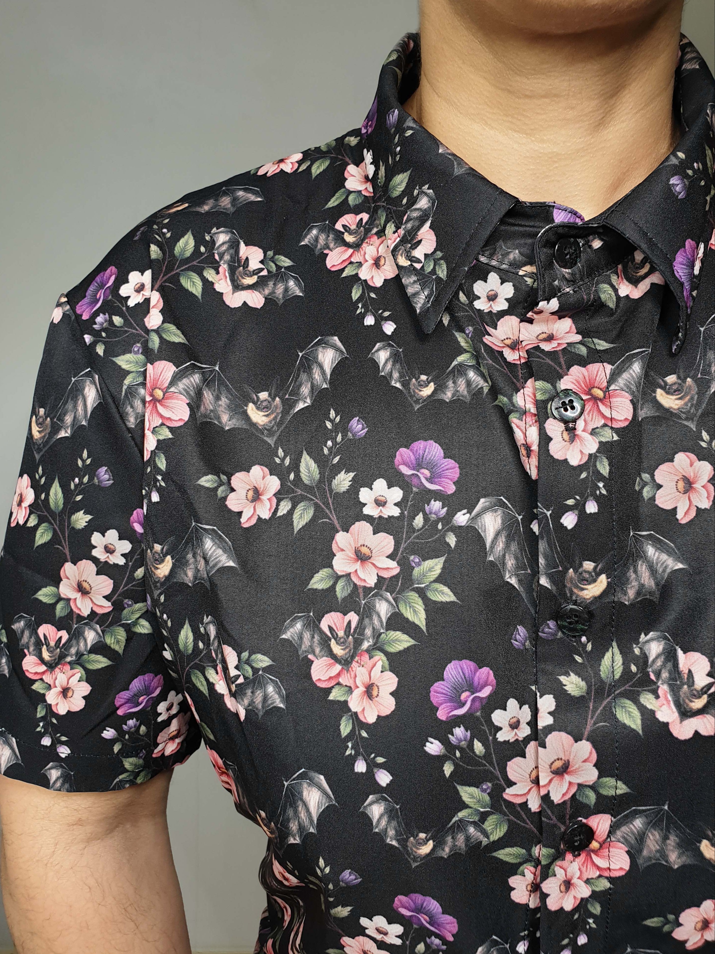 SHORT-SLEEVE COLLARED SHIRT (Spring Flying Bats print)