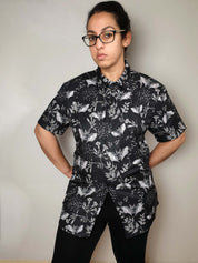 SHORT-SLEEVE COLLARED SHIRT (Botanical Bats print)