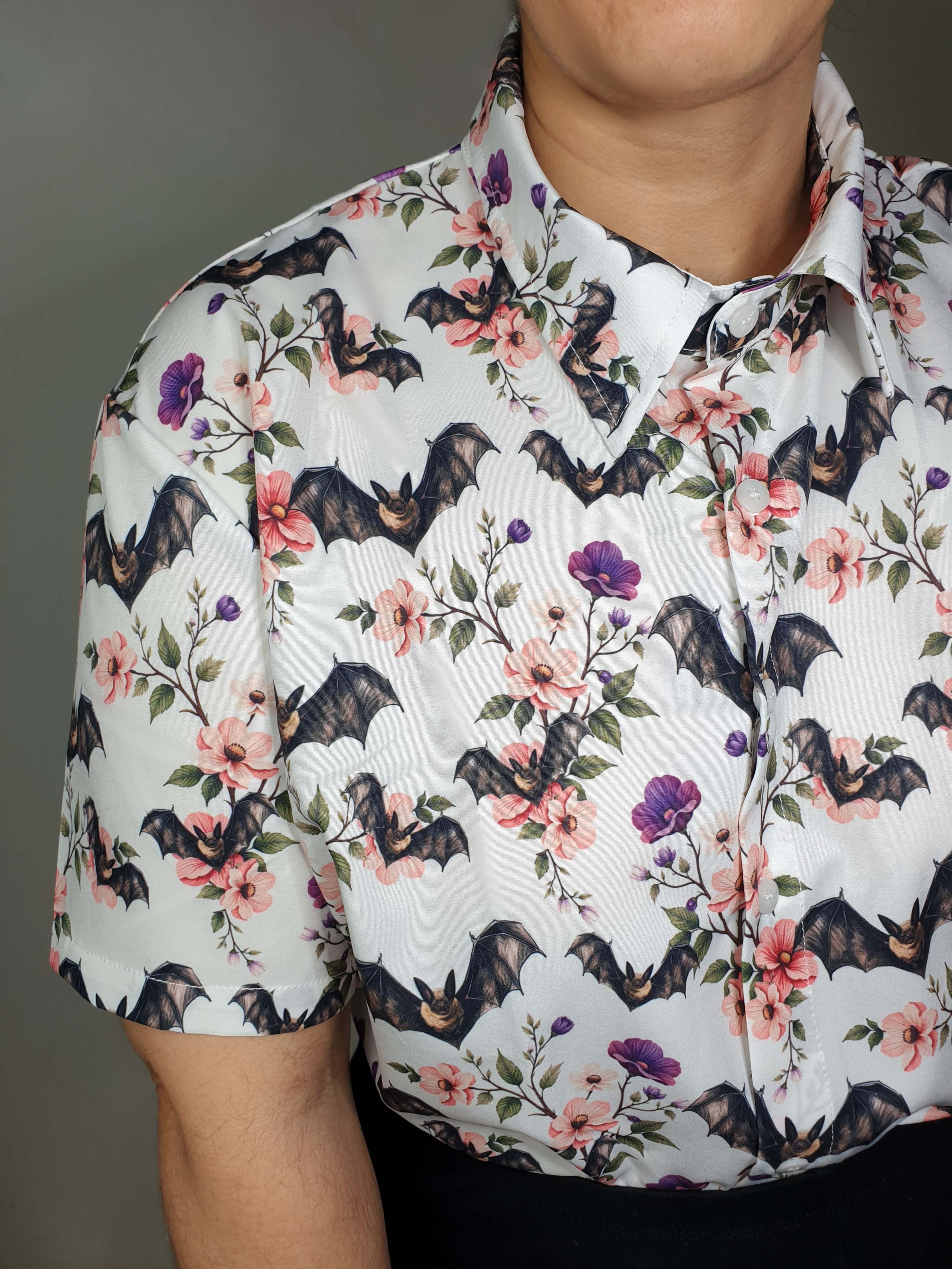 SHORT-SLEEVE COLLARED SHIRT (Spring Flying Bats print)