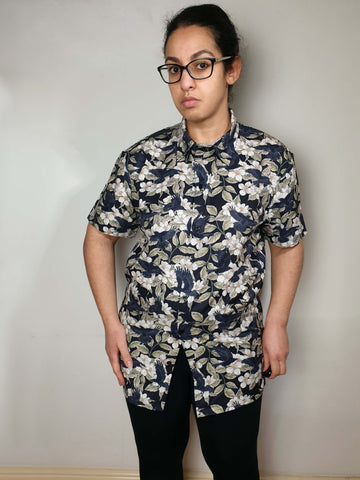 SHORT-SLEEVE COLLARED SHIRT (Spring Flying Ravens print)