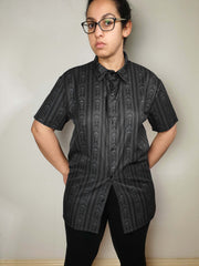 SHORT-SLEEVE COLLARED SHIRT (Baroque Skull Stripes print)