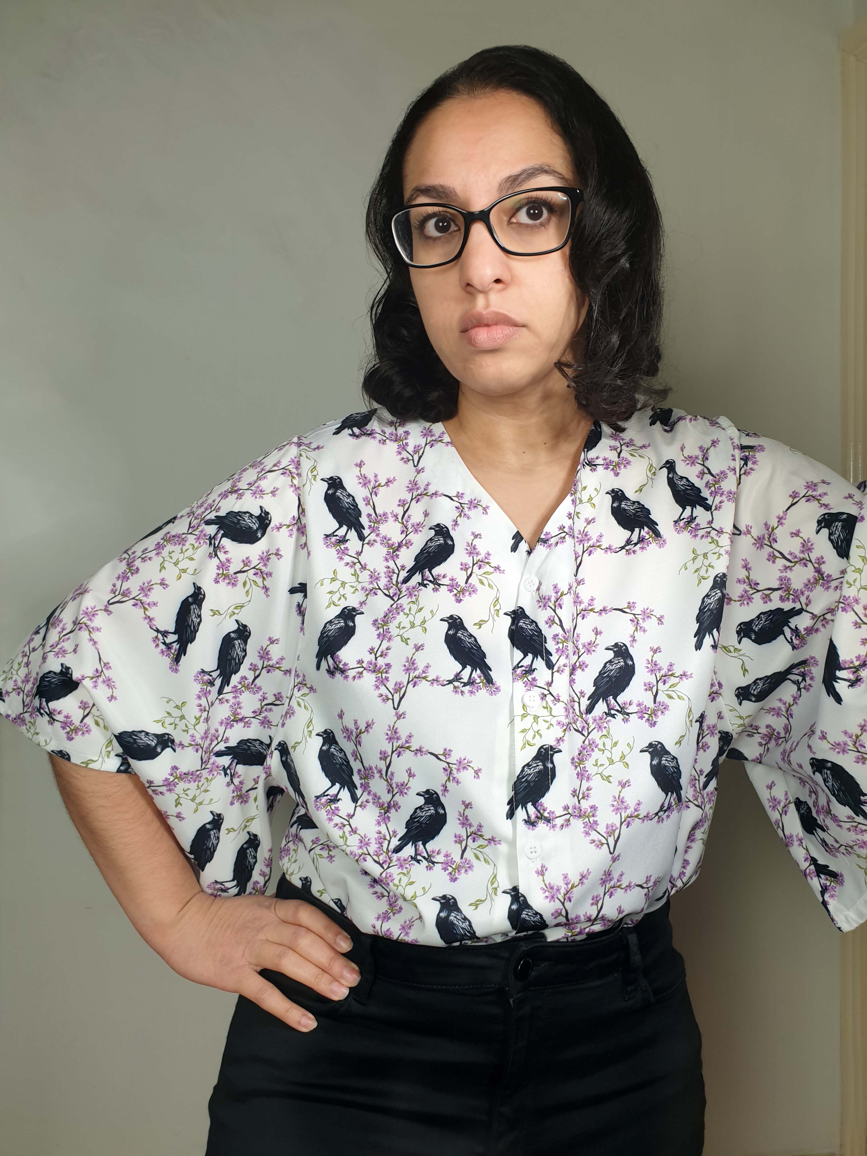 V-NECK SHIRT WITH FLOATY SLEEVES (Ravens & blossoms print)