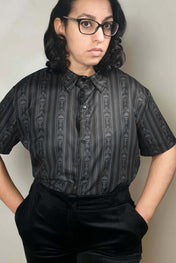 SHORT-SLEEVE COLLARED SHIRT (Baroque Skull Stripes print)