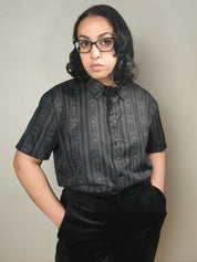 SHORT-SLEEVE COLLARED SHIRT (Baroque Skull Stripes print)