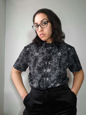 SHORT-SLEEVE COLLARED SHIRT (Spiderweb Lace print)