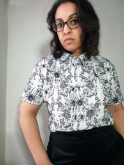 SHORT-SLEEVE COLLARED SHIRT (Spiderweb Lace print)