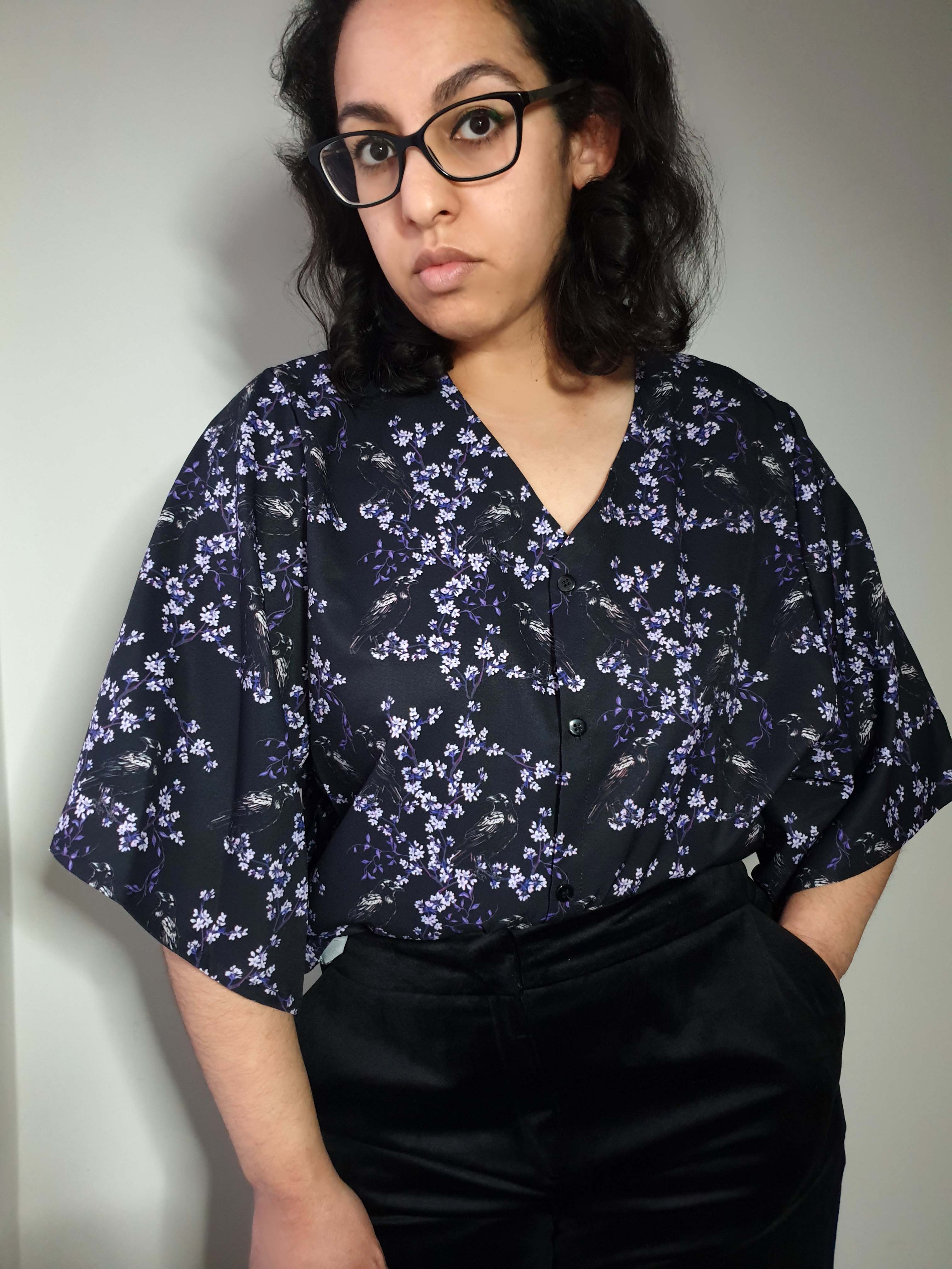 V-NECK SHIRT WITH FLOATY SLEEVES (Ravens & blossoms print)