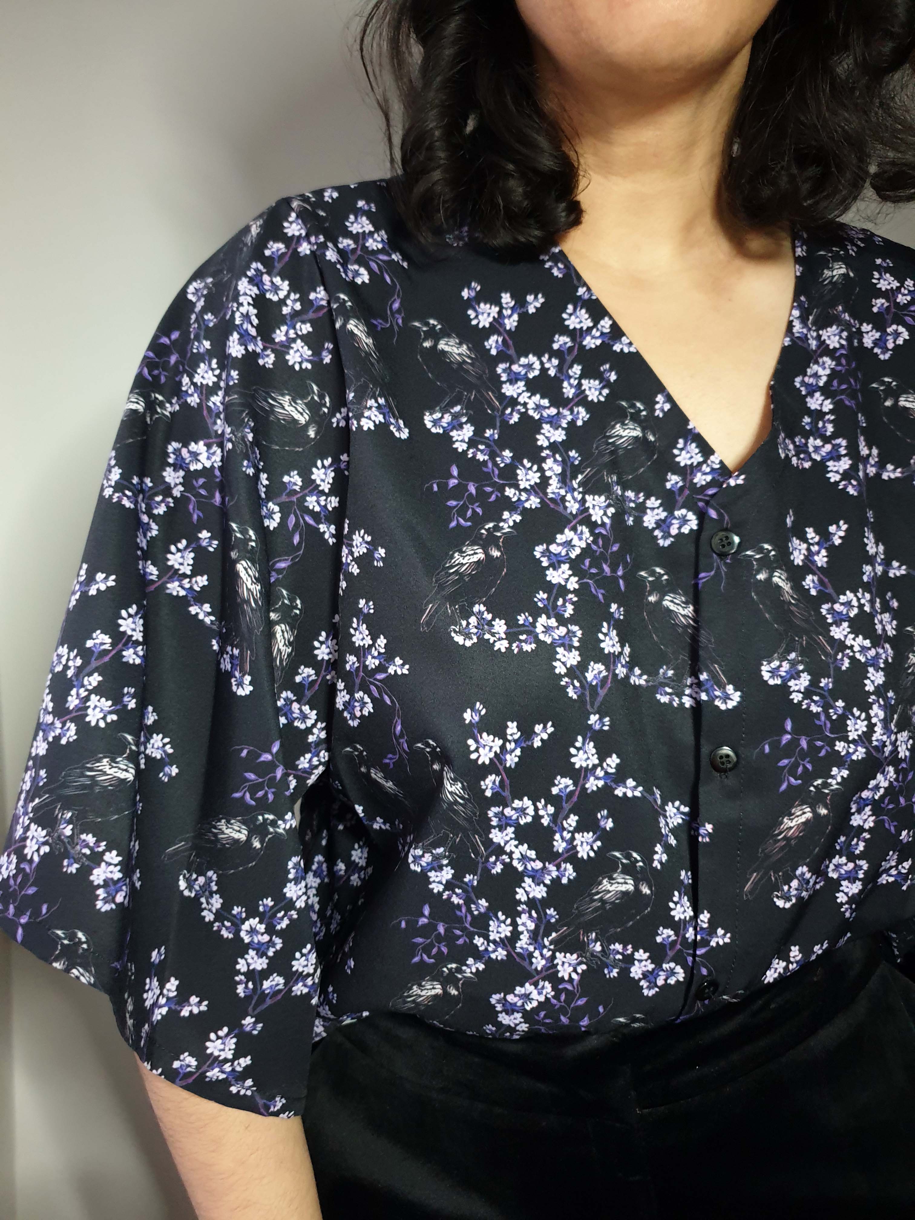 V-NECK SHIRT WITH FLOATY SLEEVES (Ravens & blossoms print)