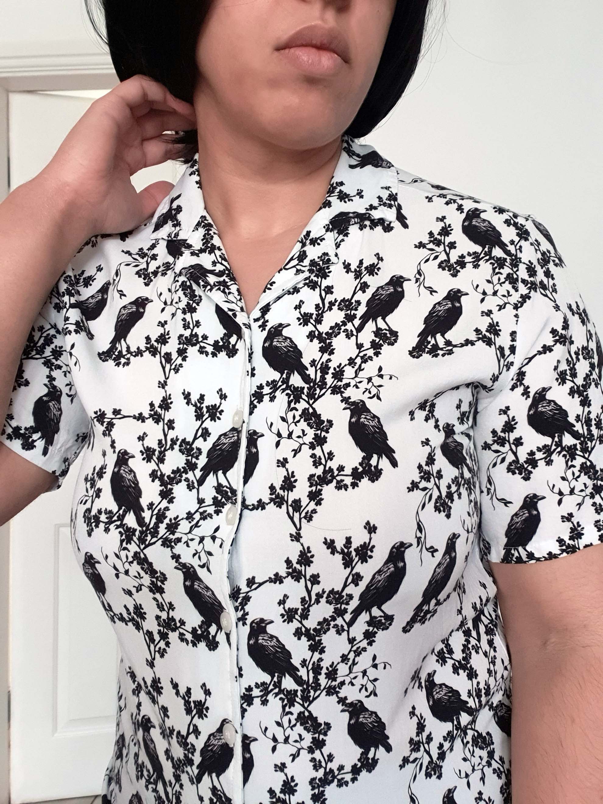 RAYON SHORT-SLEEVE SHIRT (Ravens Blossoms print)