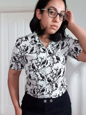 RAYON SHORT-SLEEVE SHIRT (Ravens Blossoms print)