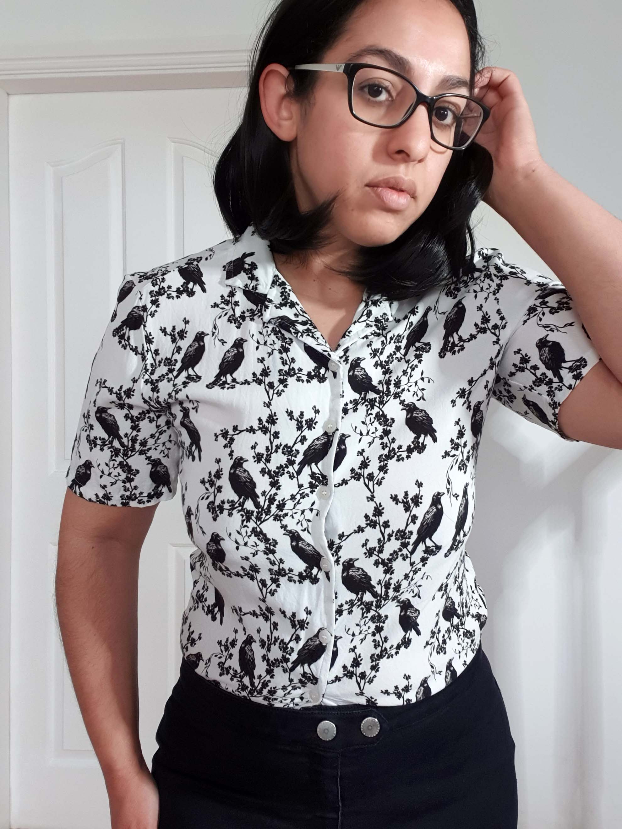 RAYON SHORT-SLEEVE SHIRT (Ravens Blossoms print)
