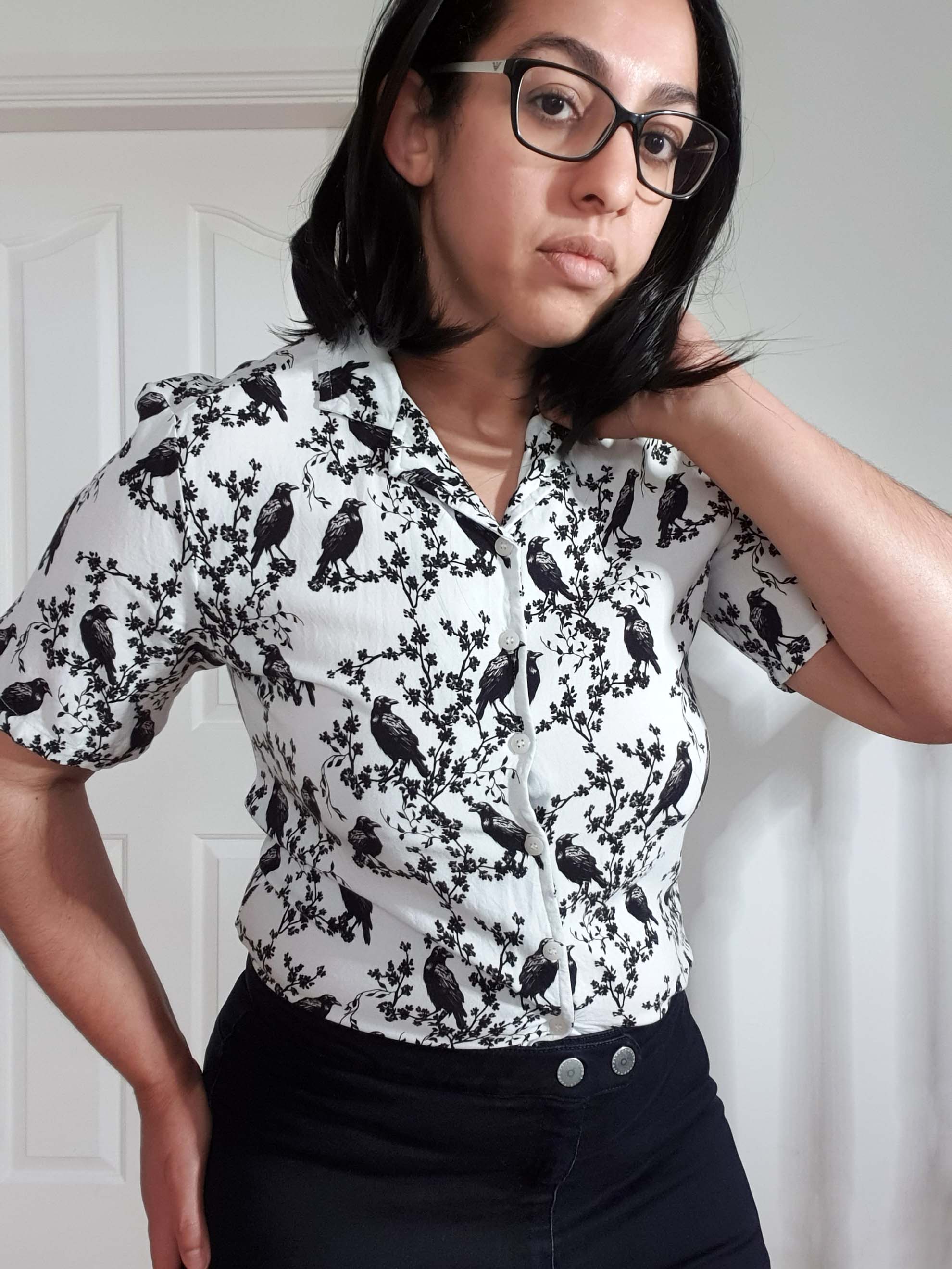 RAYON SHORT-SLEEVE SHIRT (Ravens Blossoms print)