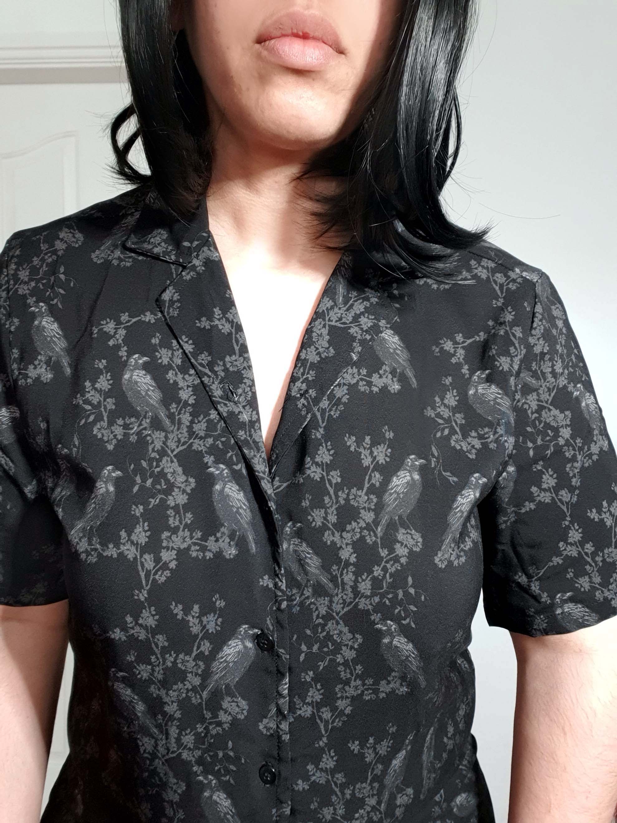 RAYON SHORT-SLEEVE SHIRT (Ravens Blossoms print)