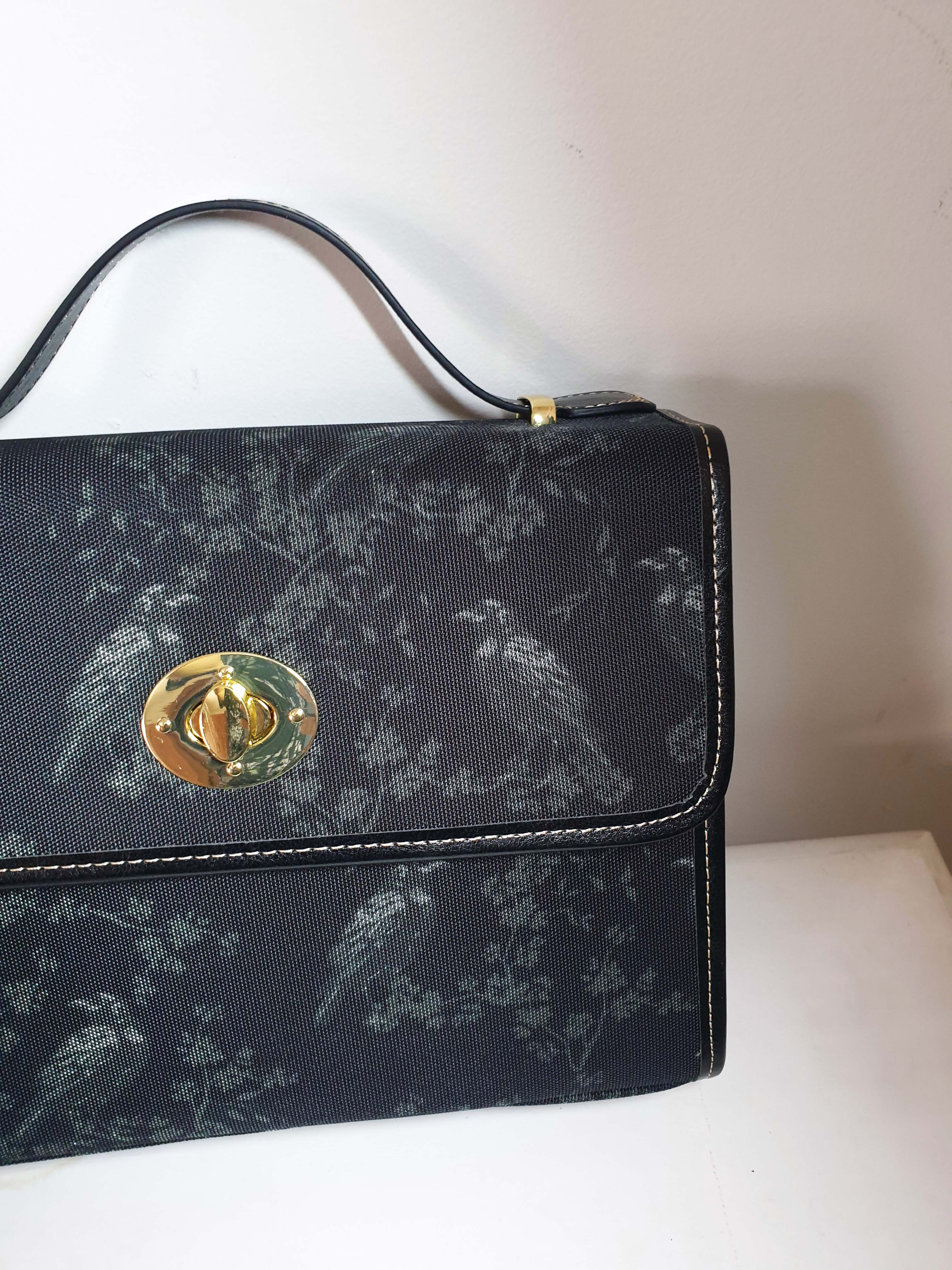 BLACK CROSSBODY FLAP BAG (Ravens/Blossoms print)