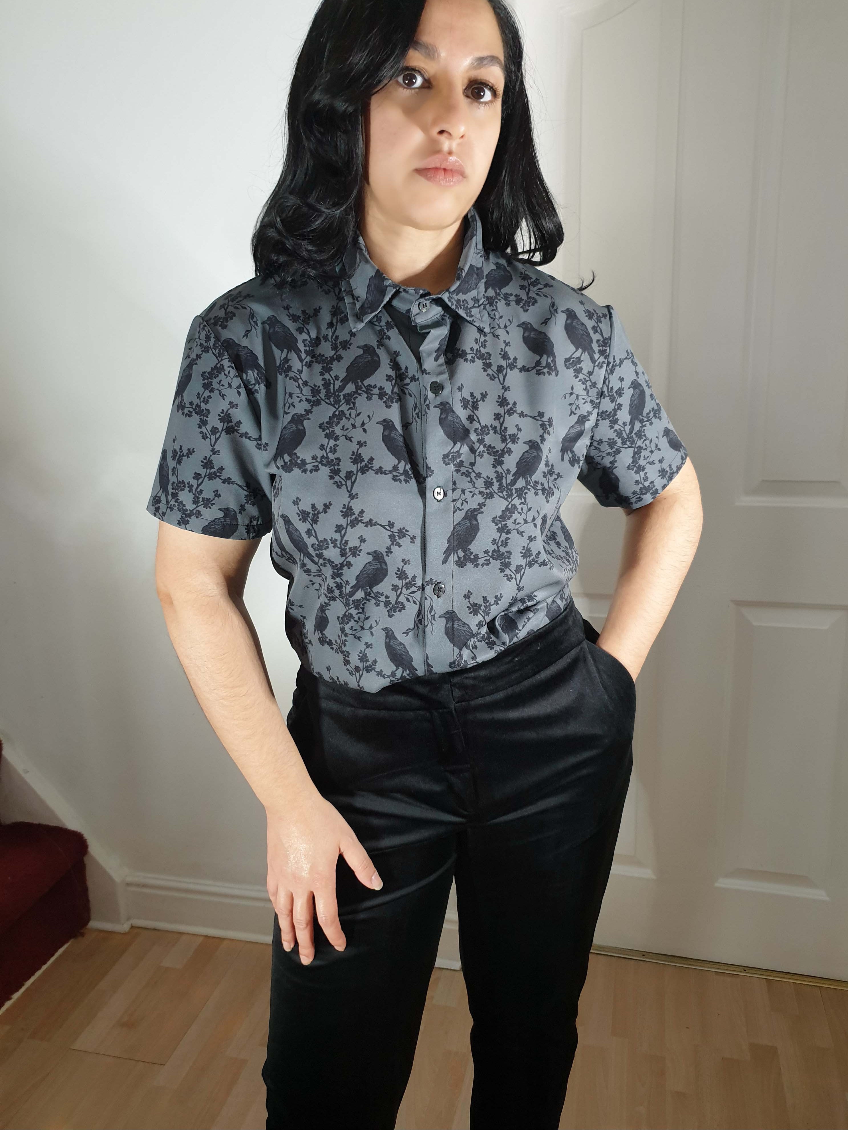 SHORT-SLEEVE COLLARED SHIRT (Grey Ravens & Blossoms)