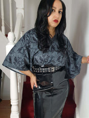 V-NECK SHIRT WITH FLOATY SLEEVES (Grey Ravens & blossoms print)