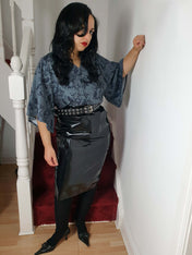 V-NECK SHIRT WITH FLOATY SLEEVES (Grey Ravens & blossoms print)