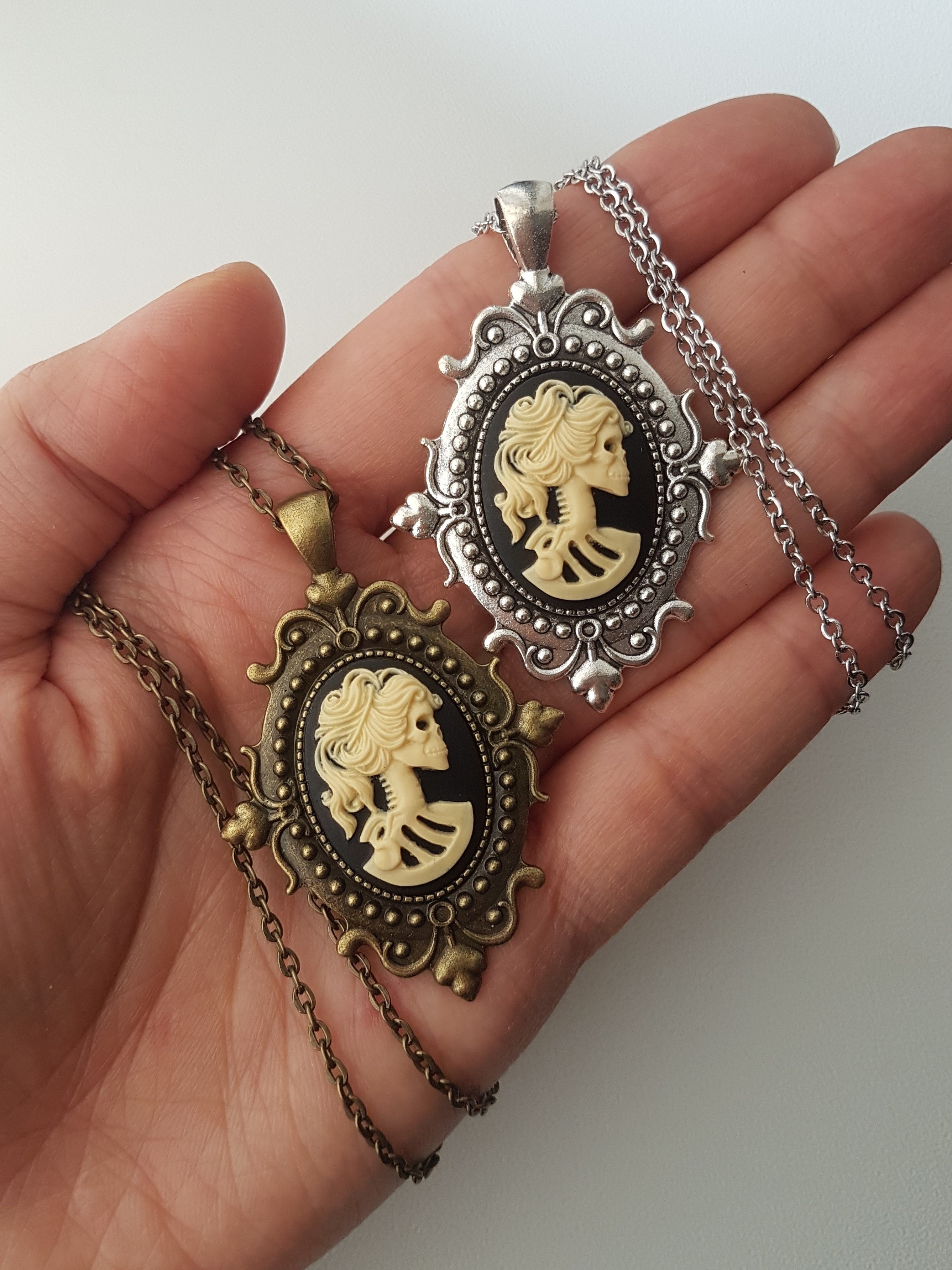LADY SKULL CAMEO JEWELLERY SET