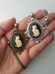 GOTHIC ORNATE CAT CAMEO NECKLACE (IVORY)