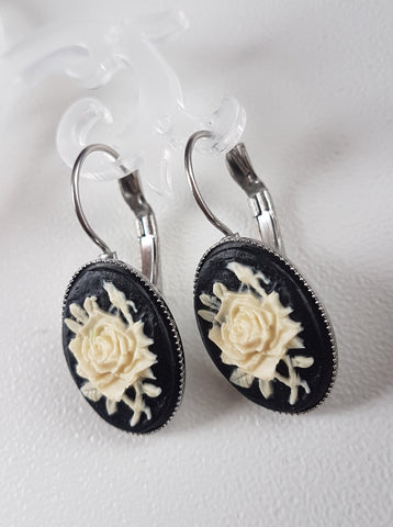 (SILVER-FINISH) SMALL ROSE CAMEO EARRINGS (OFF-WHITE)