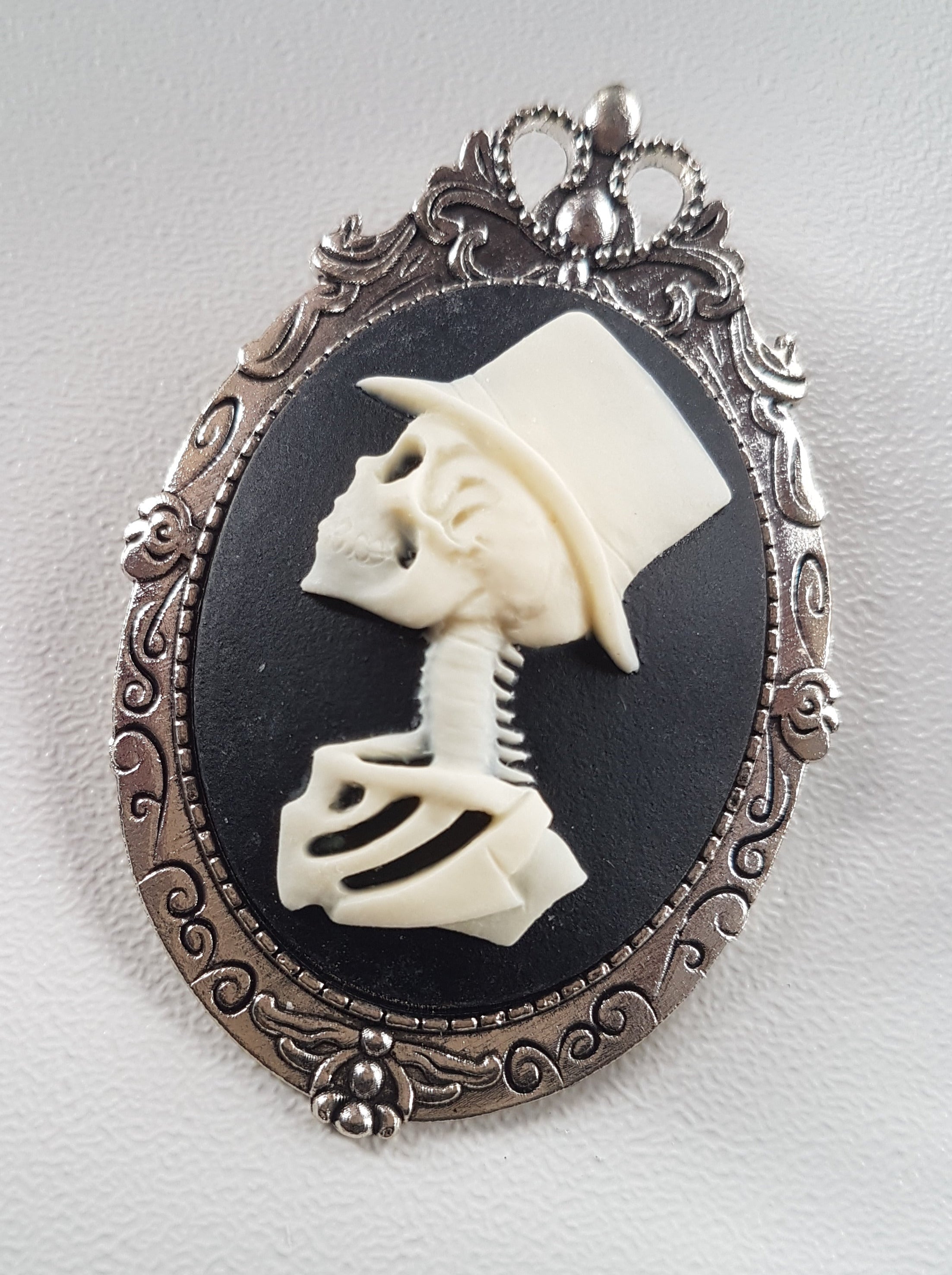MALE SKULL SKELETON CAMEO BROOCH