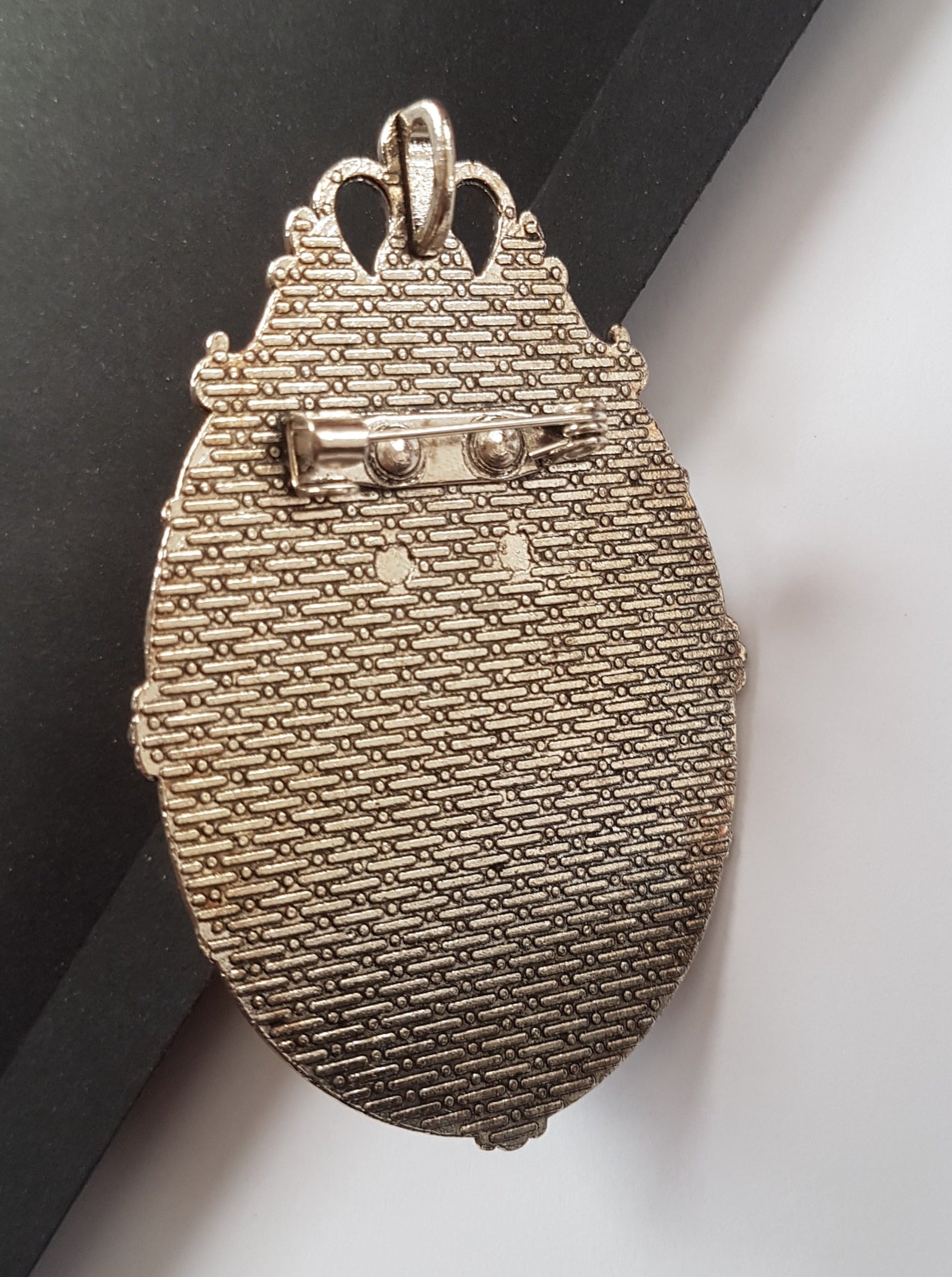 SKULL & ROSES CAMEO BROOCH - IMPERFECT ITEM