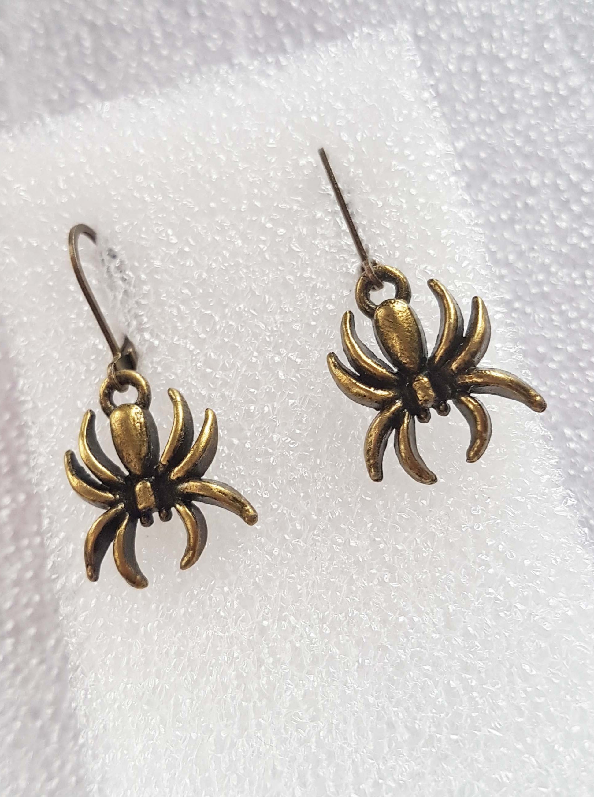 SMALL SPIDERS CHARM EARRINGS | THEBLACKWARDROBE.COM.
