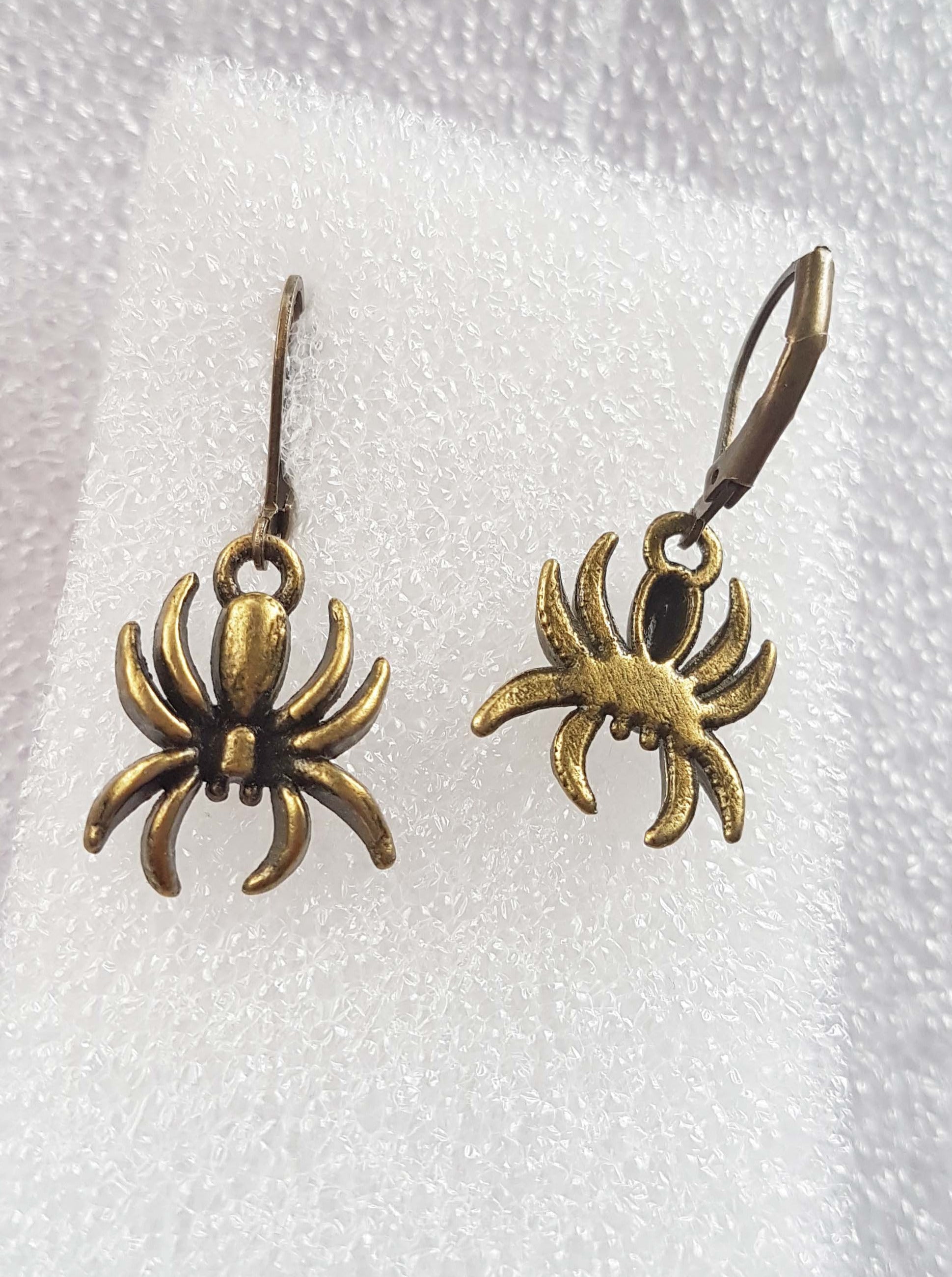 SMALL SPIDERS CHARM EARRINGS | THEBLACKWARDROBE.COM.