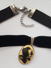 GOTHIC RAVEN CAMEO CHOKER