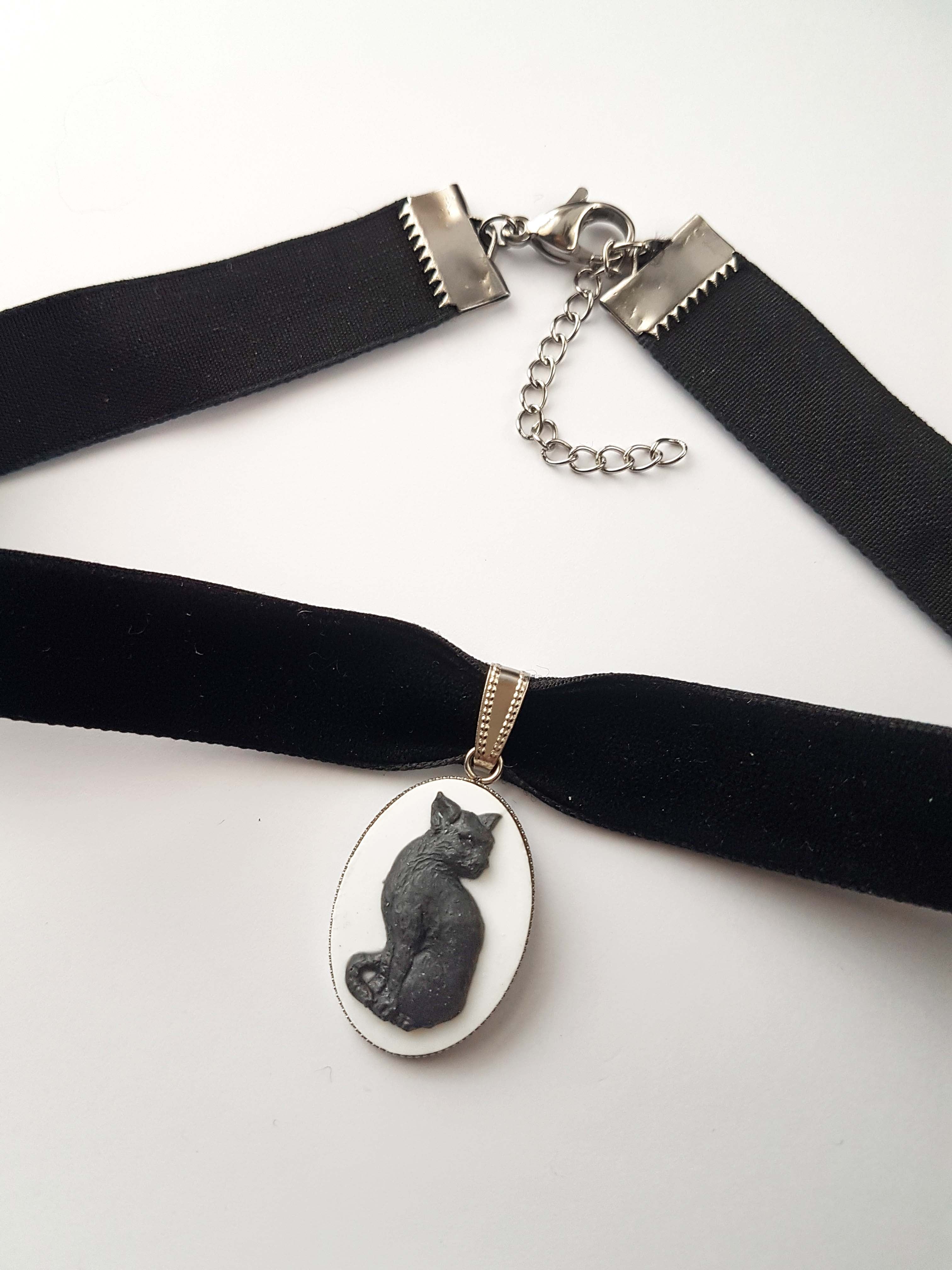 BLACK CAT CAMEO CHOKER | THEBLACKWARDROBE.COM.
