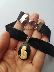 CAT CAMEO CHOKER