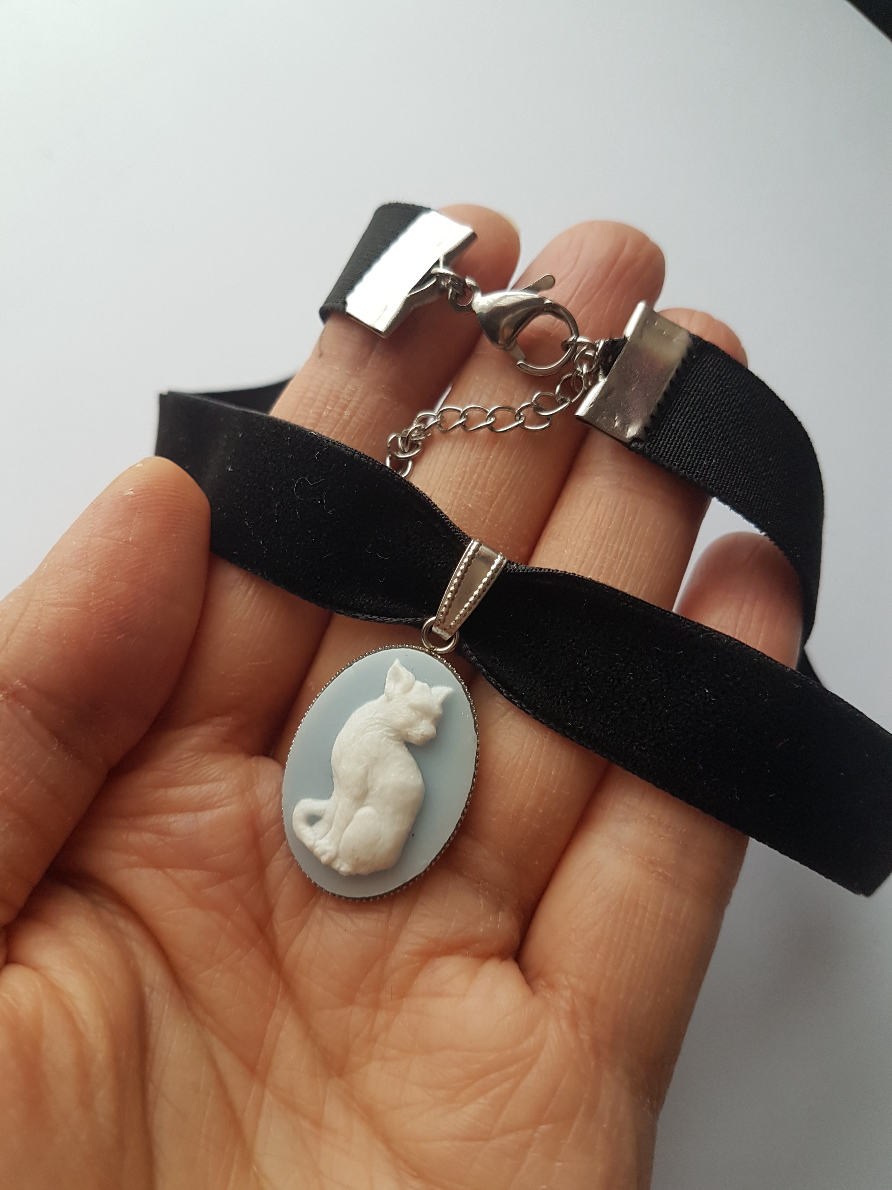 CAT CAMEO CHOKER