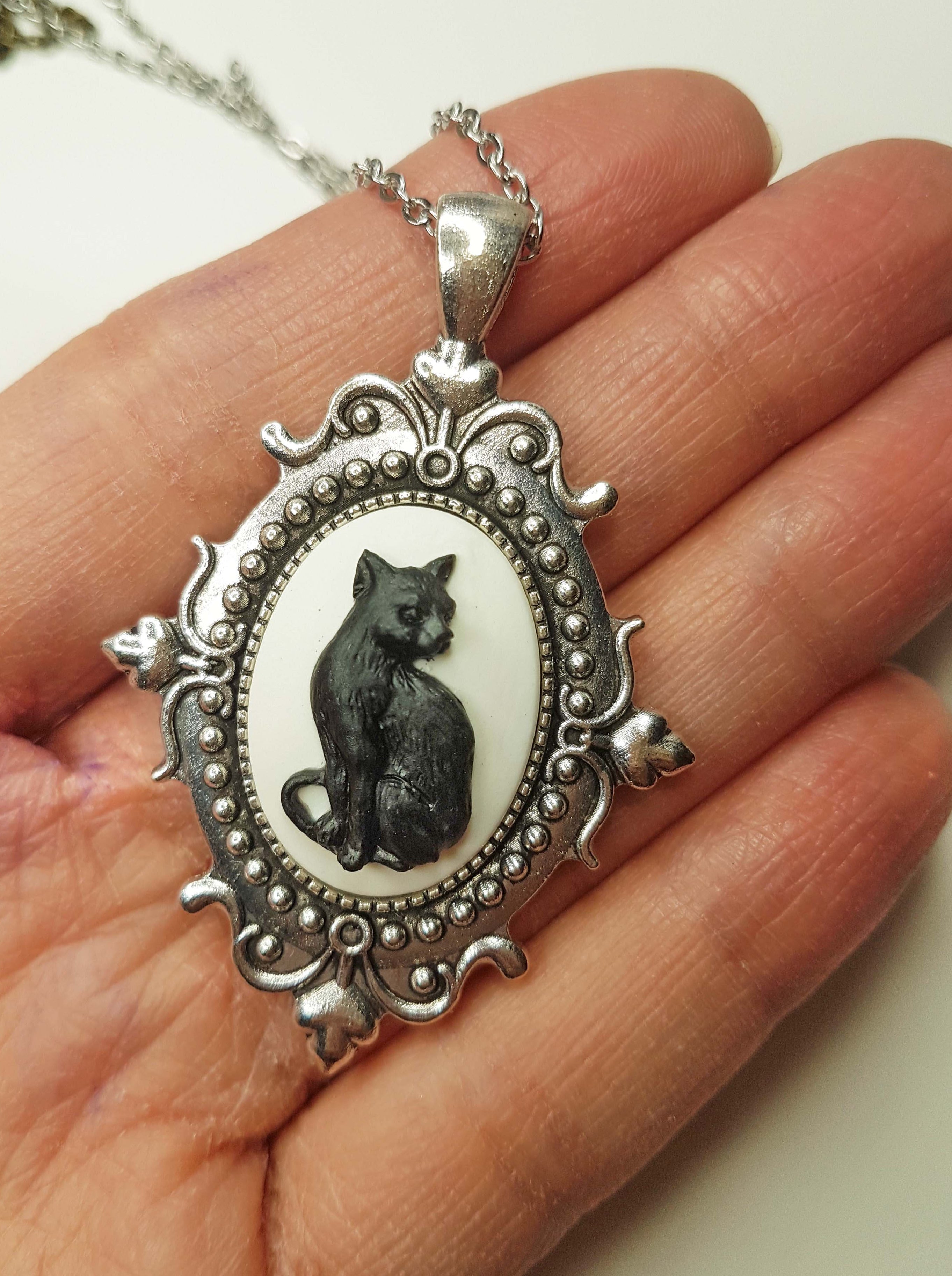 GOTHIC ORNATE CAT CAMEO NECKLACE (BLACK)