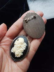 SKULL CORPSE BRIDE AND GROOM CAMEO BROOCH SET