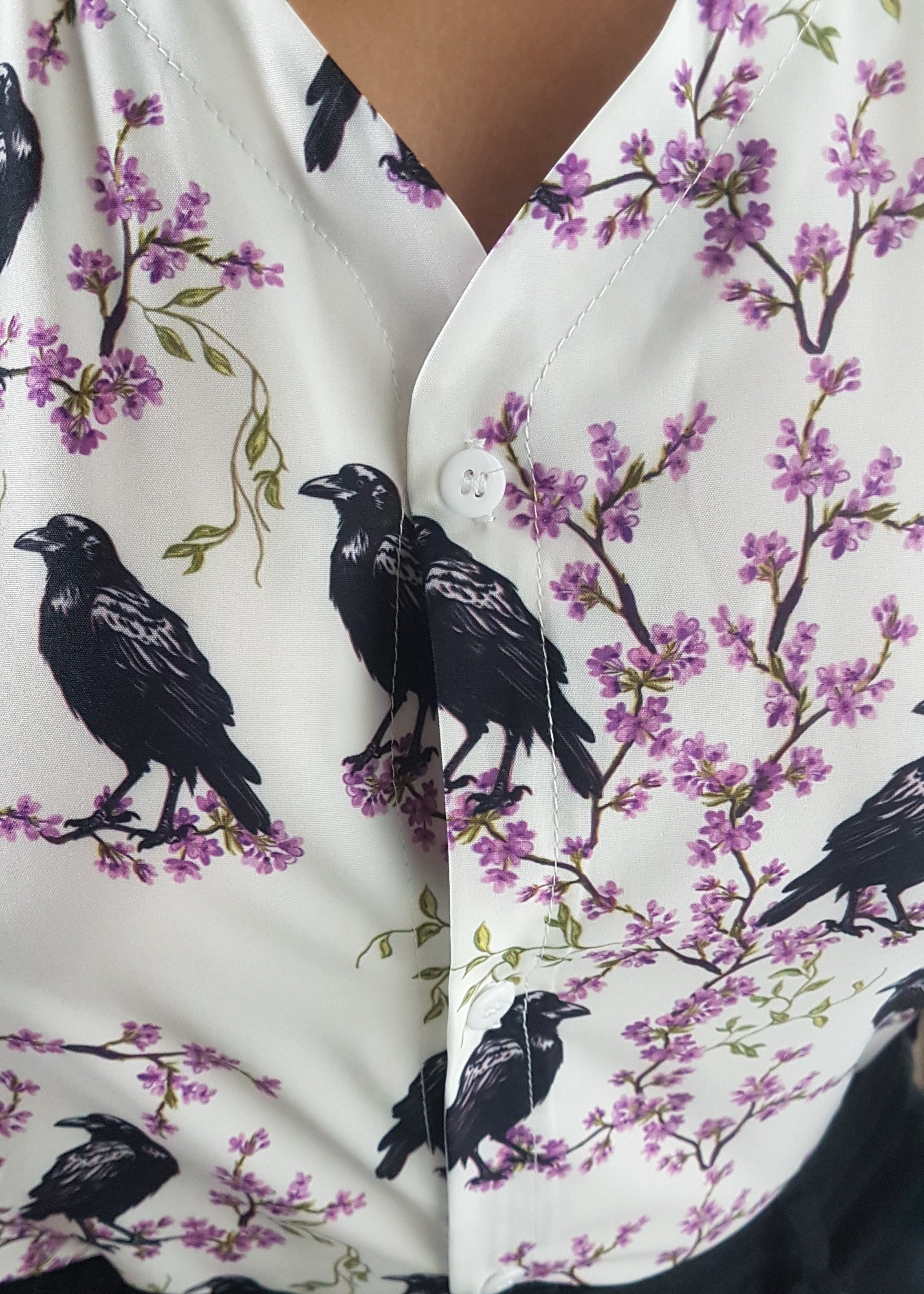 V-NECK SHIRT WITH FLOATY SLEEVES (Ravens & blossoms print)