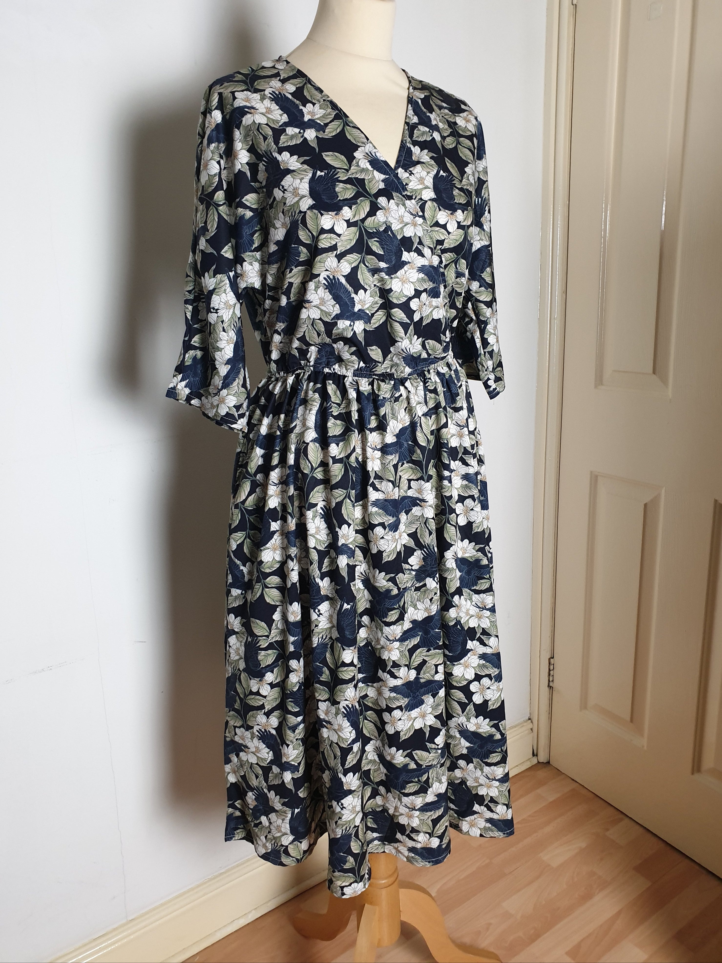 WRAP-FRONT MIDI DRESS (Spring Flying Ravens print)
