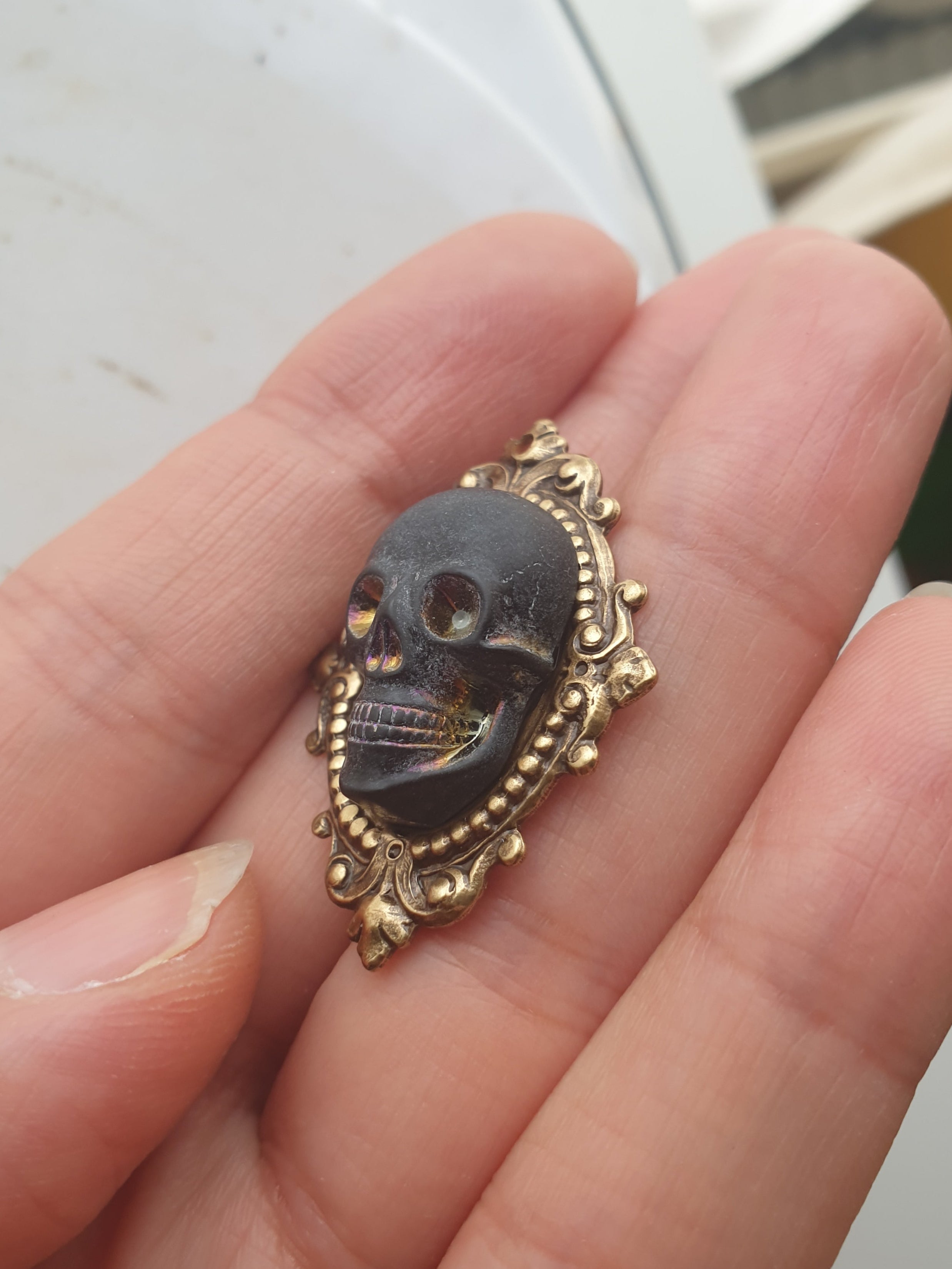 GOTHIC ORNATE RAINBOW SKULL NECKLACE