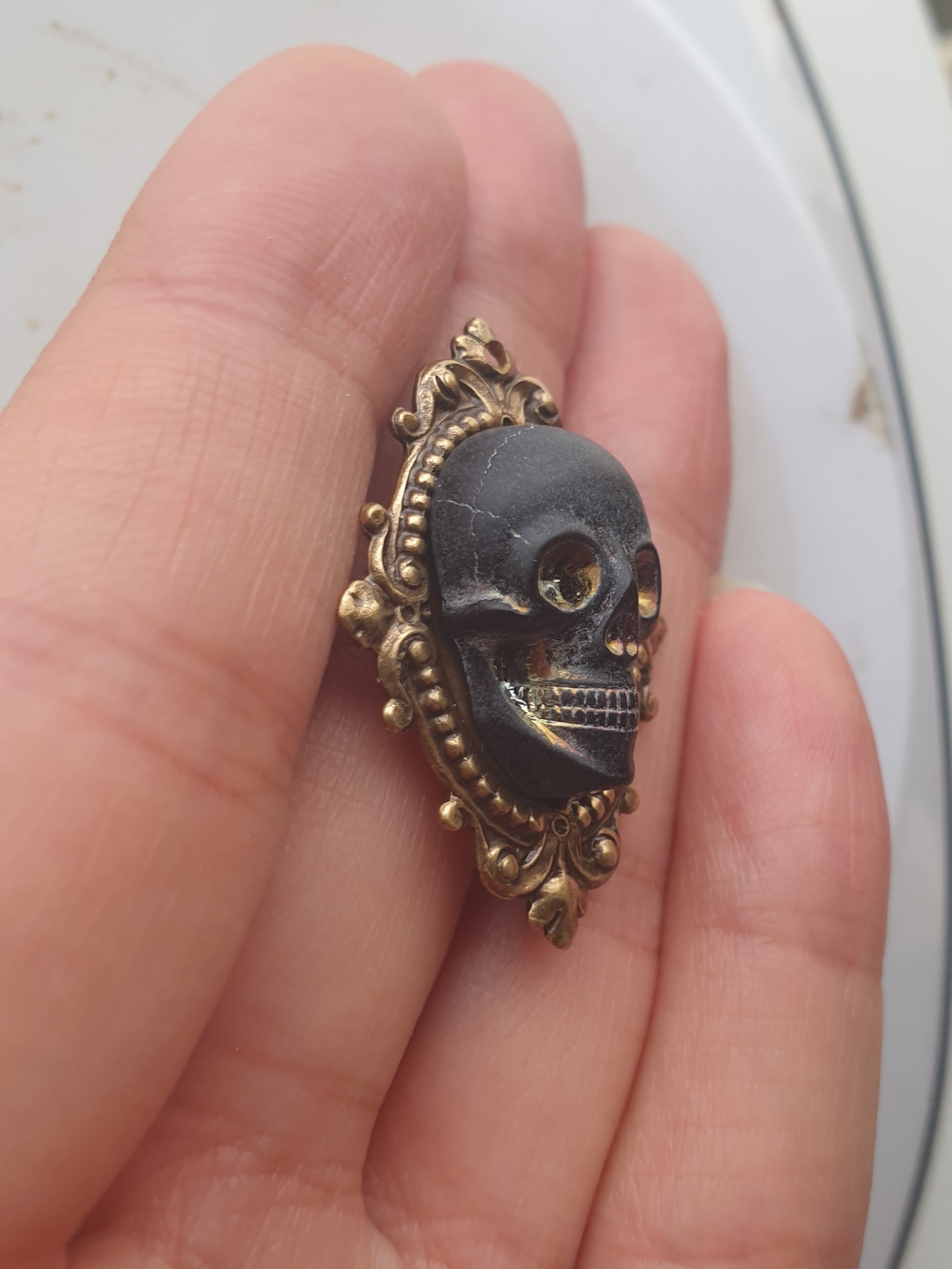 GOTHIC ORNATE RAINBOW SKULL NECKLACE