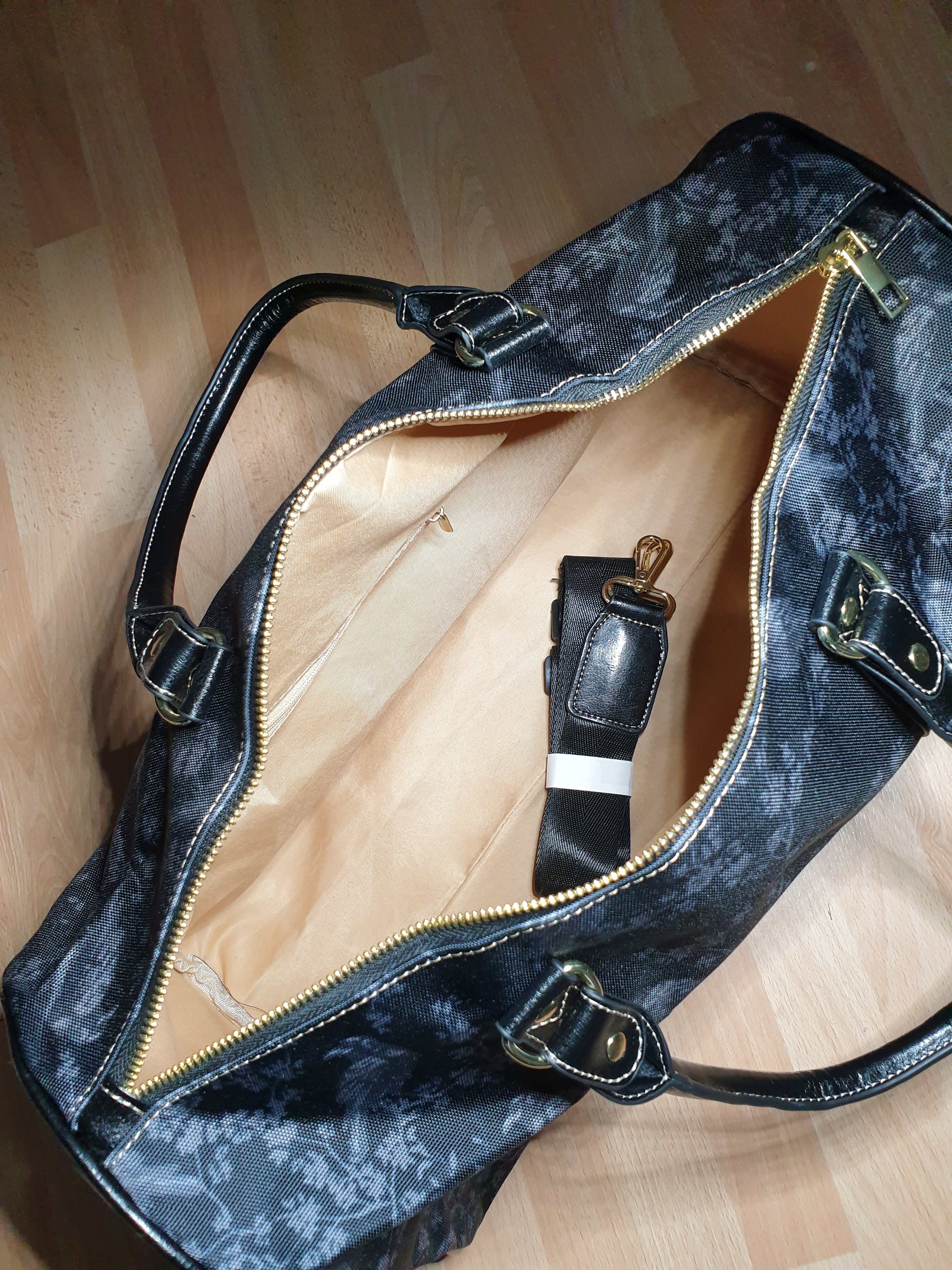 BLACK HOLDALL BAG (Ravens & Blossoms print)