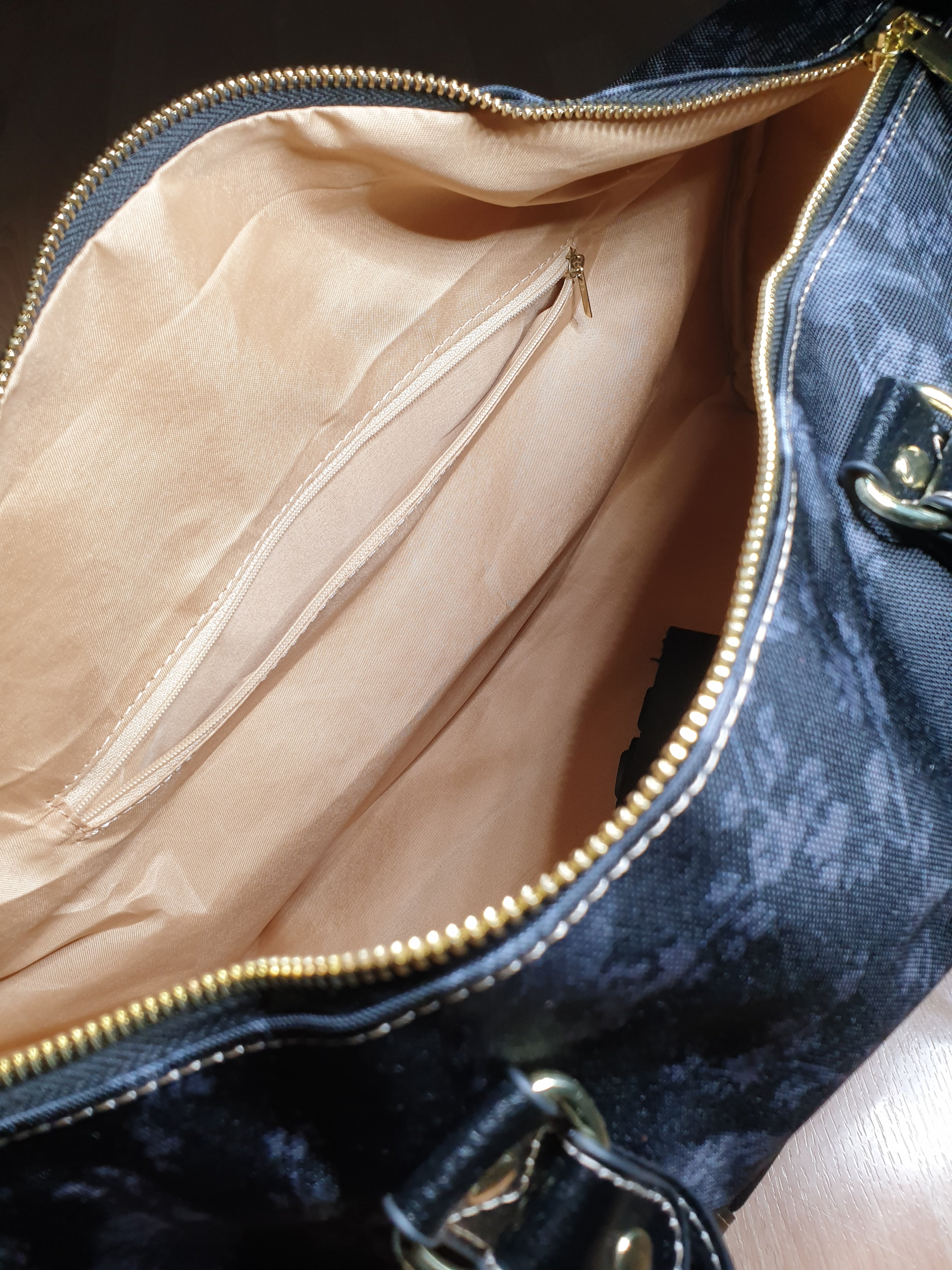 BLACK HOLDALL BAG (Ravens & Blossoms print)