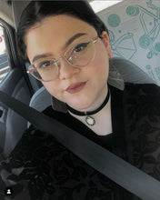 GOTHIC ROSE CAMEO CHOKER (IVORY)