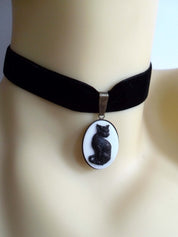 CAT CAMEO CHOKER | THEBLACKWARDROBE.COM.