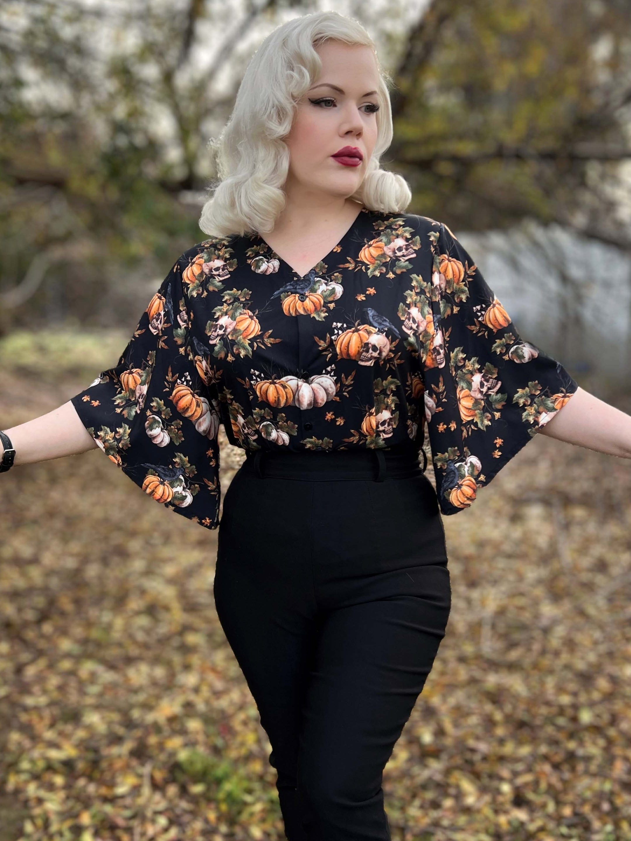 V-NECK SHIRT WITH FLOATY SLEEVES (Macabre Pumpkins print)