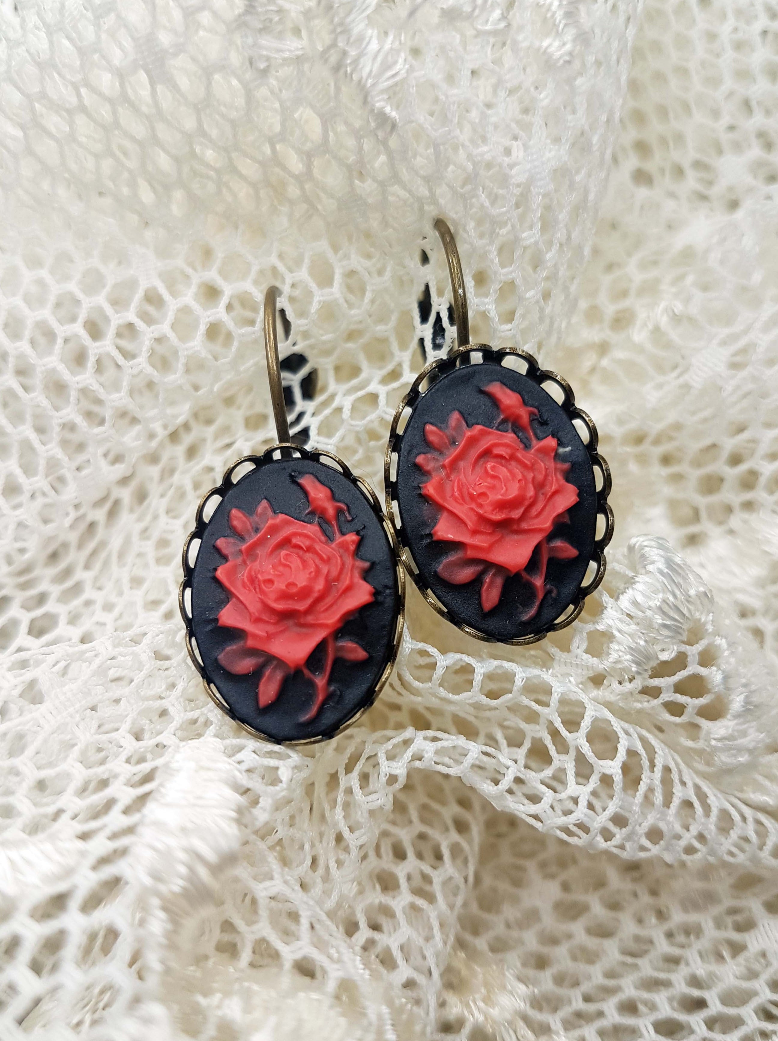 SMALL VICTORIAN ROSE CAMEO EARRINGS | THEBLACKWARDROBE.COM.