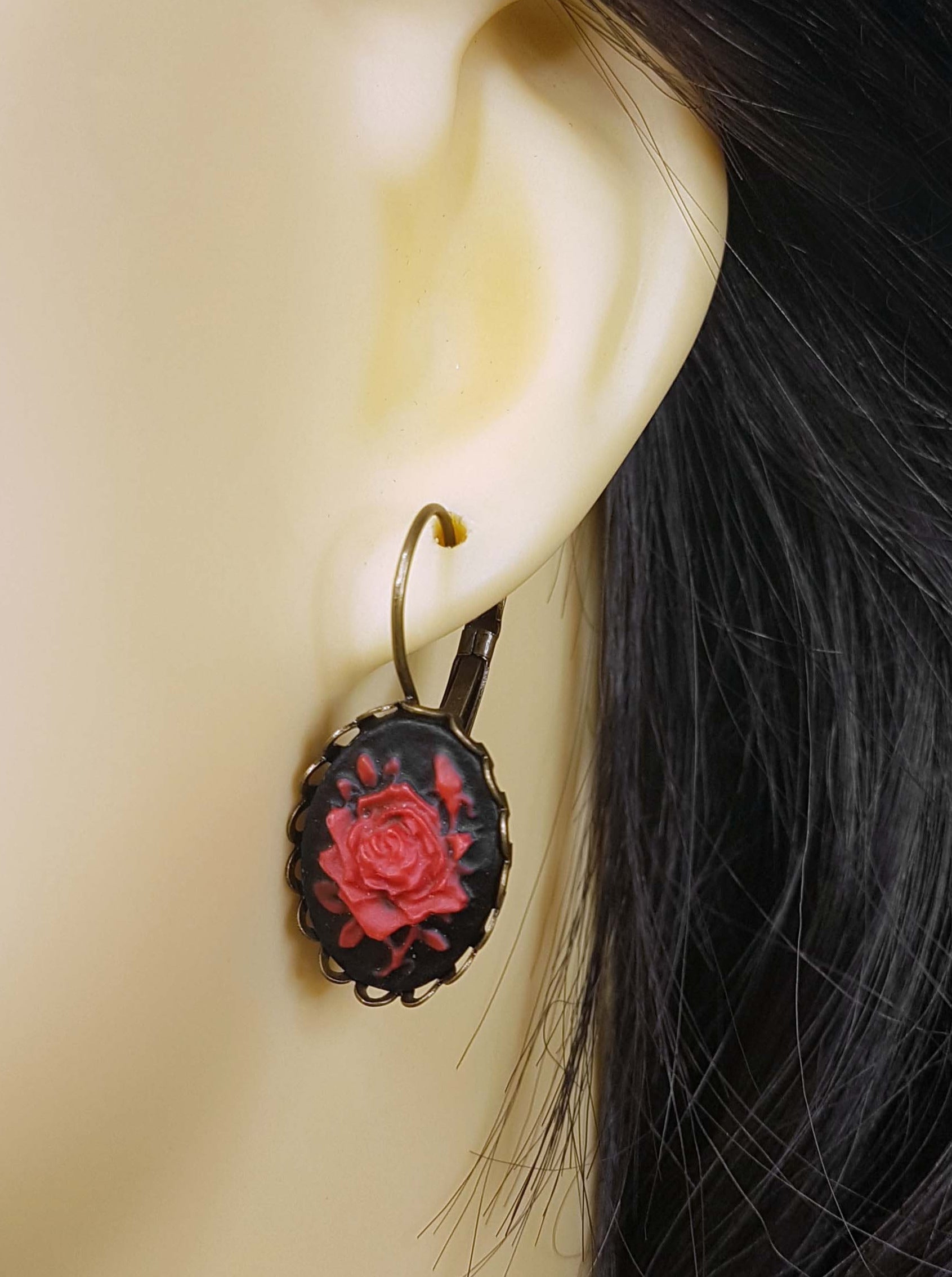 SMALL VICTORIAN ROSE CAMEO EARRINGS | THEBLACKWARDROBE.COM.